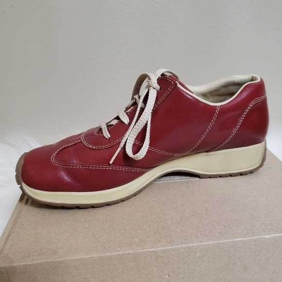 Anne Klein Lace-up Driving Sneakers Red sz 7 - Picture 1 of 7